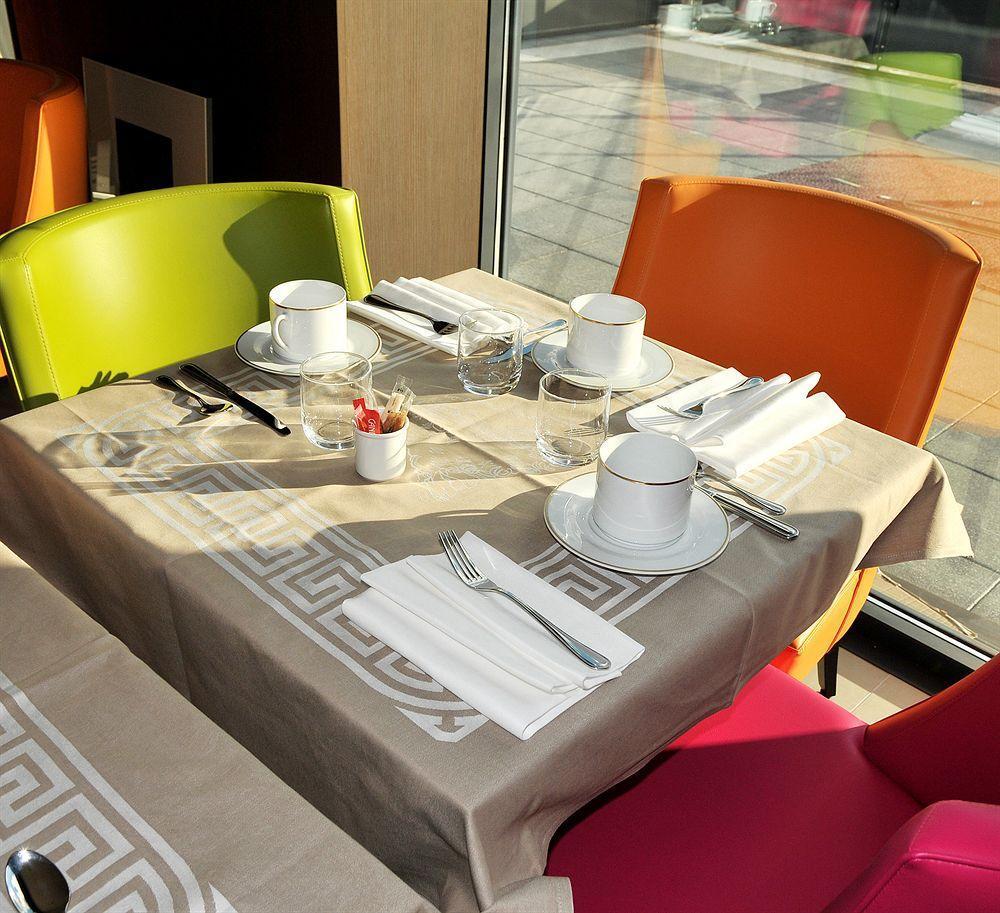 B&B Hotel Colmar Liberte 4 Etoiles Bagian luar foto